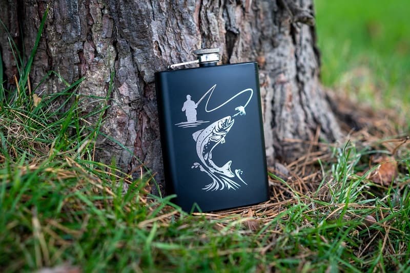 Placatka na alkohol 240ml Pstruh