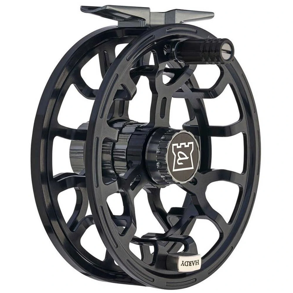 Muškařský naviják Hardy Averon 7000 Black