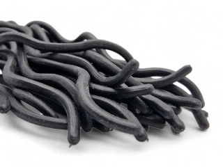 Squirmy Wormy - Gumička na žížaly Black