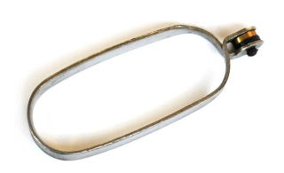Skřipec s gumou pro pevné uchopení materiálu