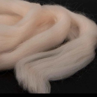 Semperfli Egg Yarn Pale Peach